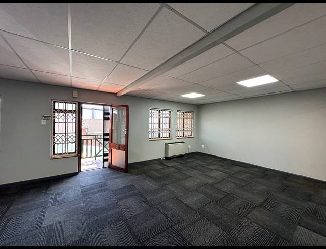 99.90M² OFFICE TO LET IN HIGHVELD